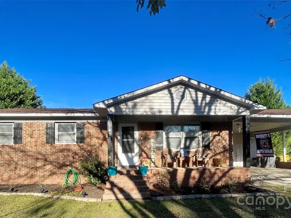 1407 McIlwain Rd, Lancaster, SC 29720