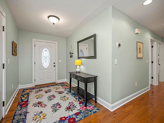 5th image of 306 Sweet Grass Way