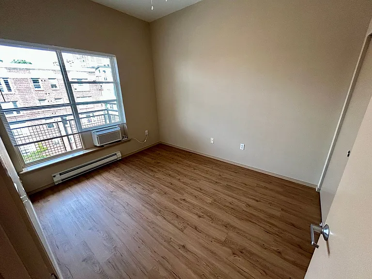 1323 Boren Ave #607 — Photo 6