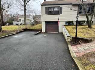 15 Caldwell Rd, Parsippany, NJ 07054