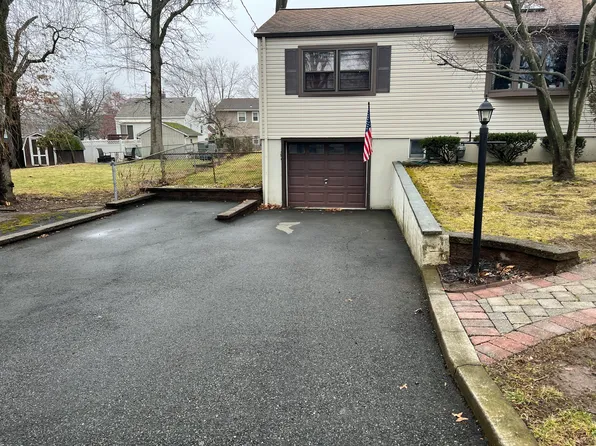 15 Caldwell Rd, Parsippany, NJ 07054