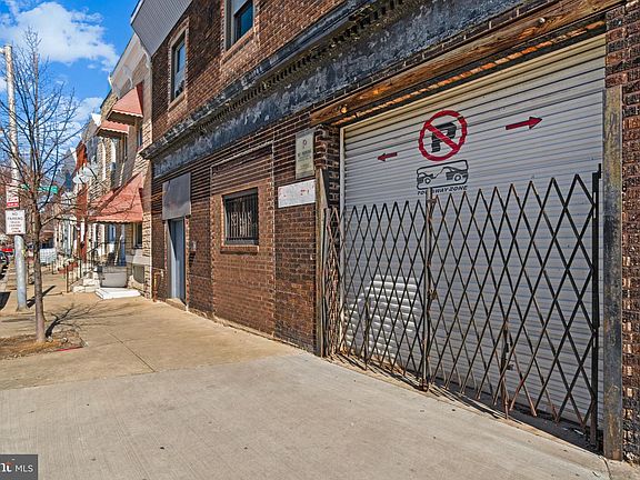 2nd image of 101 N Clinton St