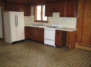 2 Mt Hope Ave, Bristol, RI 02809