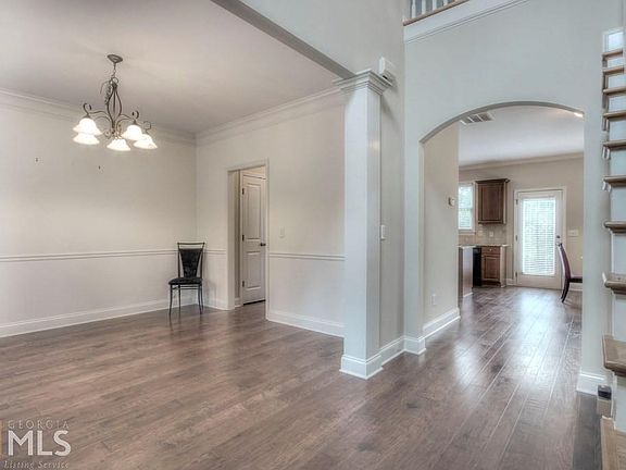 4th image of 18 Aspen Ln SE