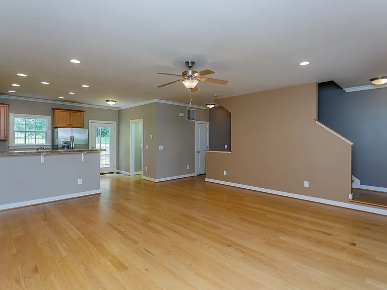 154 Brookwood Dr — Photo 3