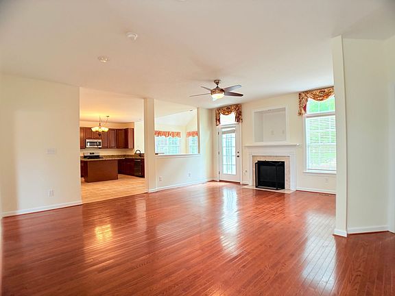 5th image of 125 Meredith Way