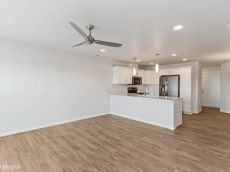 2229 Saint Andrews Dr — Photo 6