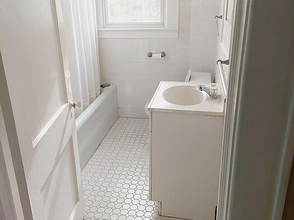 3rd image of 218 Passaic Ave Floor 2