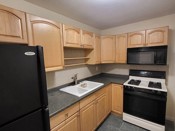 4th image of 235 Henry Ave Unit 11N