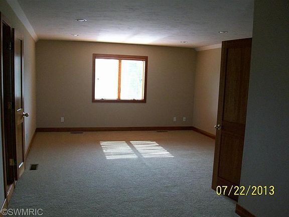 4th image of 4726 60th St