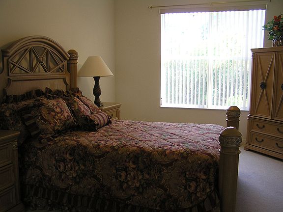 5th image of 702 SW San Salvador Cv