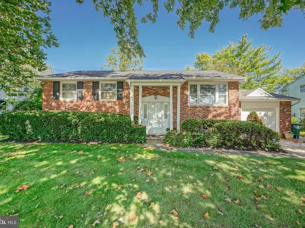 321 New St E, Glassboro, NJ 08028