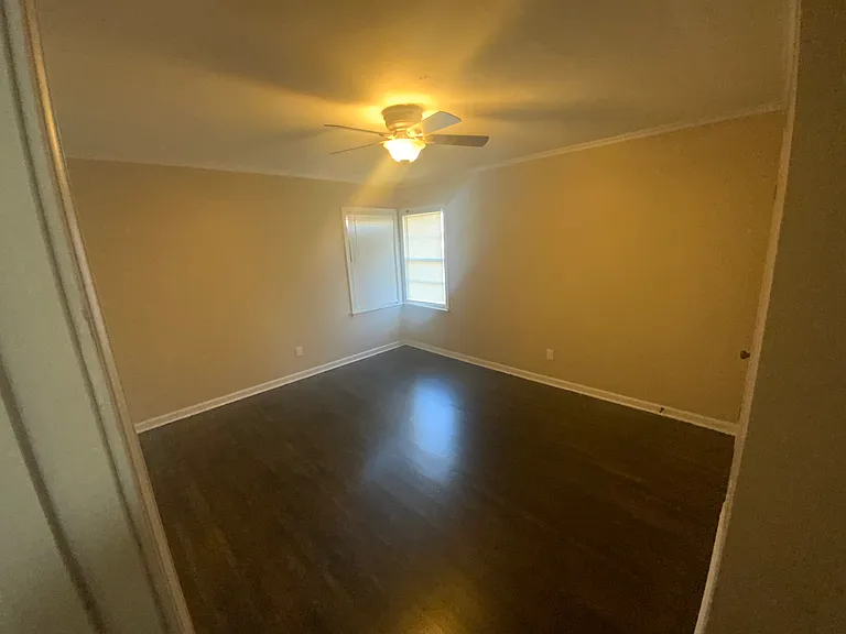 1863 Burnham Ave — Photo 6