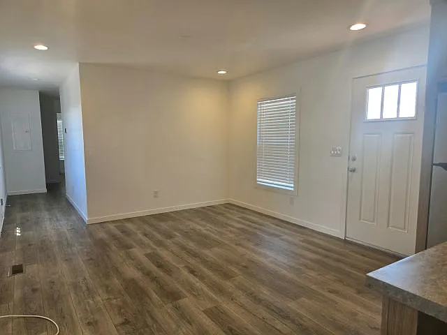 3 bed, 2.0 bath, 924 sqft, $1,700 — Photo 4