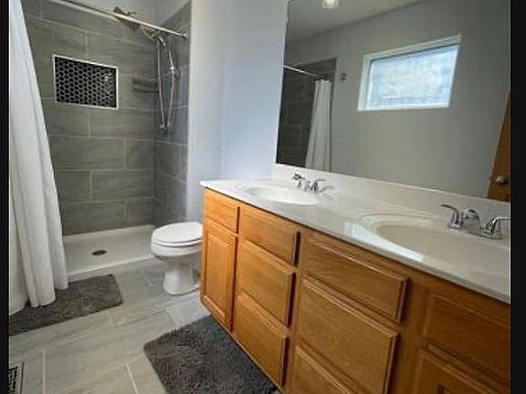 5th image of 17033 Boyd St