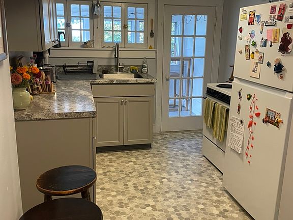5th image of 35 Adams St #4