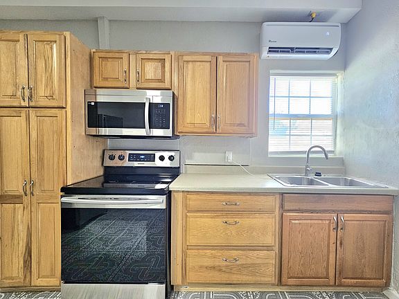 2nd image of 103 E Ash Ave #3