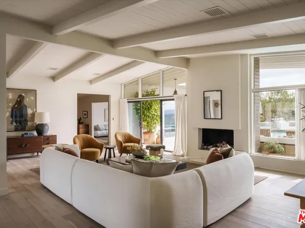 3627 Cody Rd, Sherman Oaks, CA 91403
