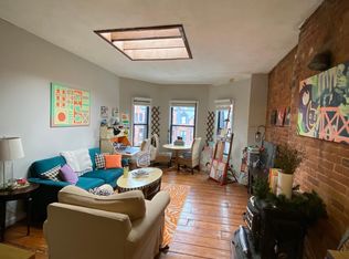 219 Newbury St #4F, Boston, MA 02116