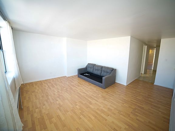 4th image of 3460 N Lincoln Ave Unit 3