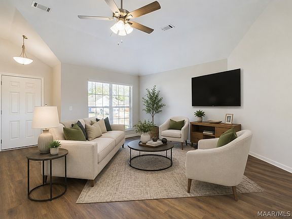 3rd image of 505 Country Club Dr