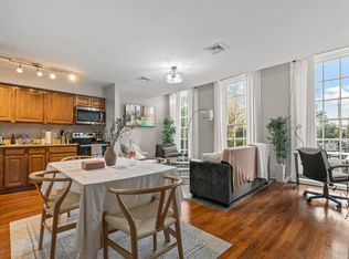713 Walnut St #2F, Philadelphia, PA 19106