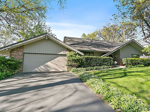3rd image of 7211 Oakwood Ln