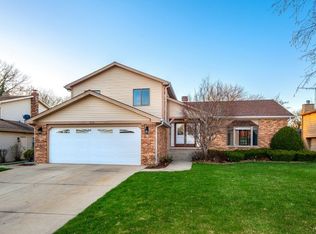 313 Terry Ln, Bloomingdale, IL