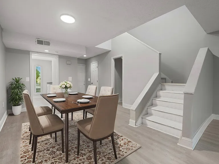 Colonial Pointe Apartments — Photo 26