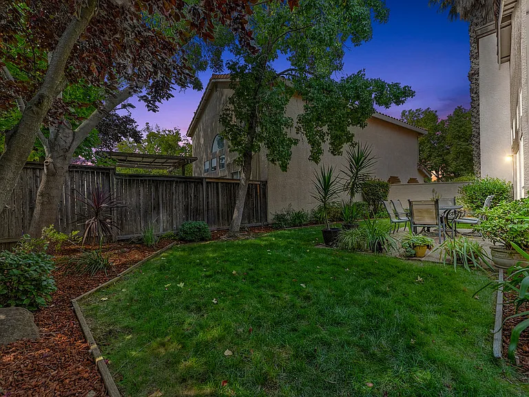 5537 Cabrillo Way — Photo 32