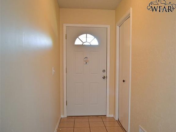 3rd image of 4804 Angelina Ave