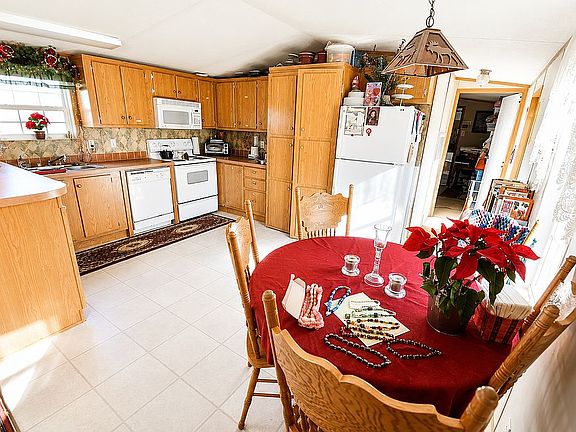 5th image of 82 Greene Road 565