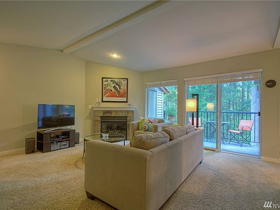 4th image of 25025 SE Klahanie Blvd APT E303