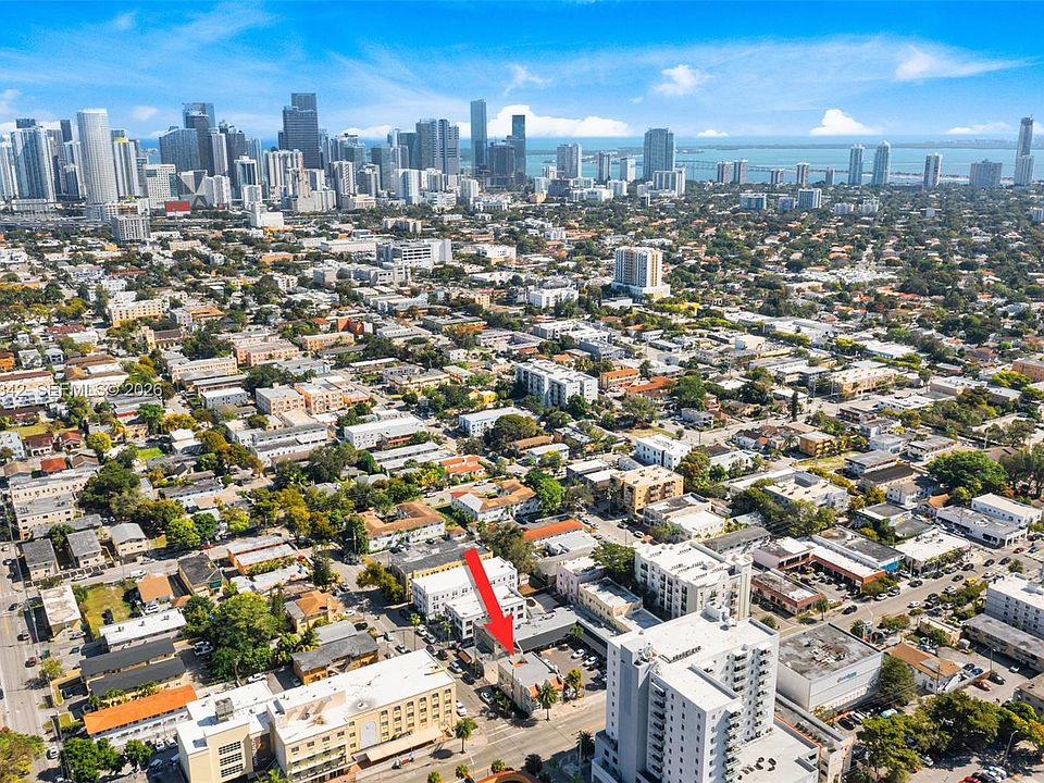 1st image of 403 SW 12th Ave