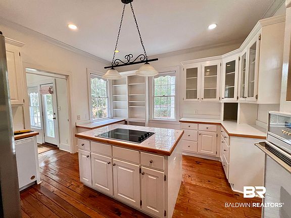 5th image of 5 Moss Oak Ct