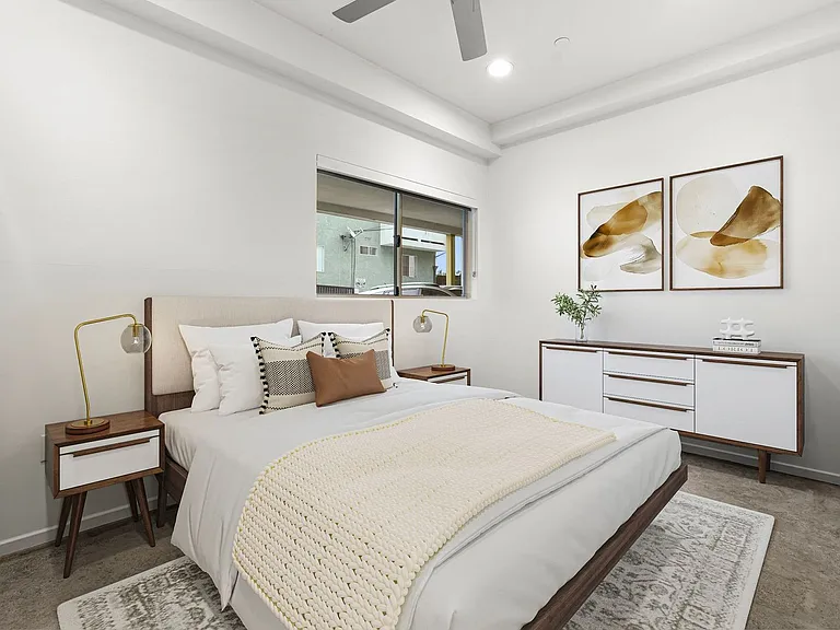 Echo Designer Loft Apartments — Photo 28