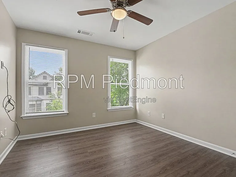 739 Prince Pl NW — Photo 19