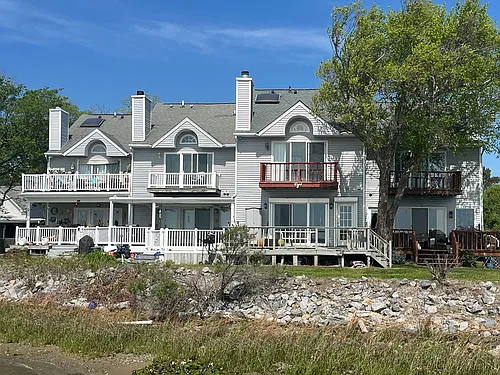 121 Scotts Point Photo 1