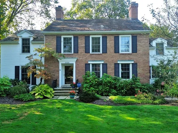 21120 Sydenham Rd, Shaker Heights, OH 44122