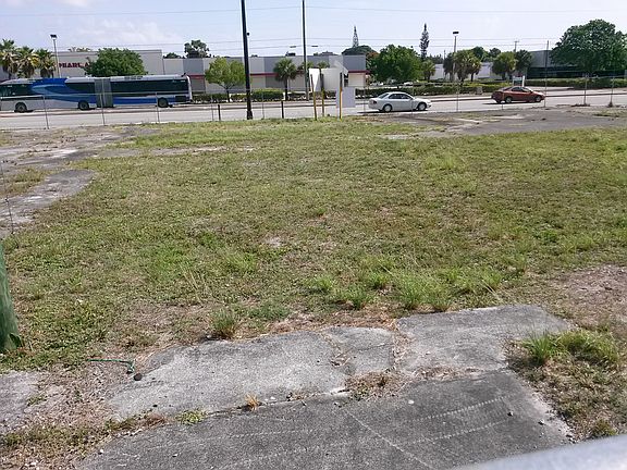 2nd image of 1048 E Oakland Park Blvd