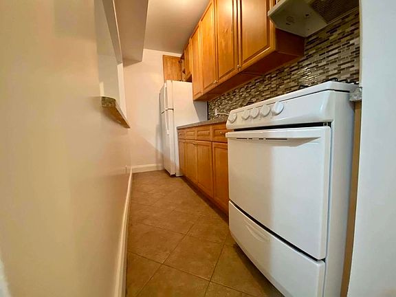 3rd image of 475 W 186th St APT 1B