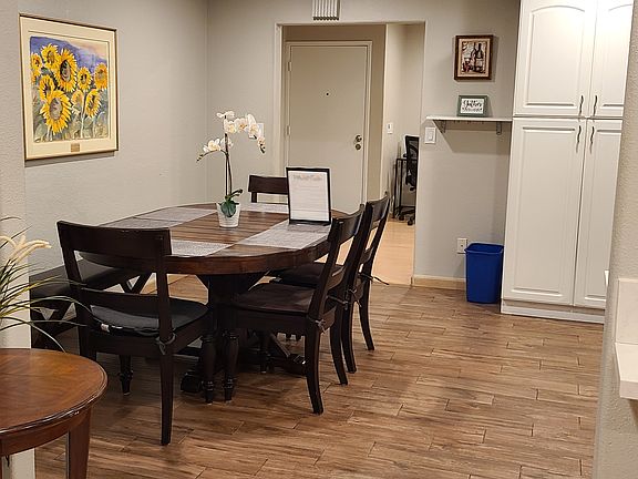 3rd image of 10312 Empress Ave