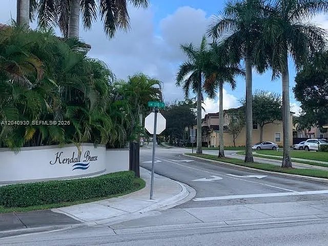 Kendall Breeze — Photo 2