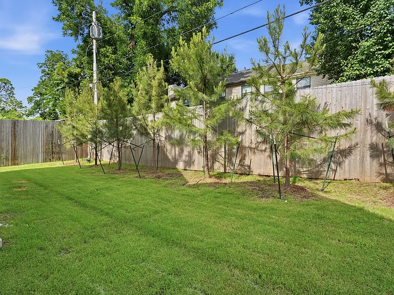 3917 S Madison Ave — Photo 40