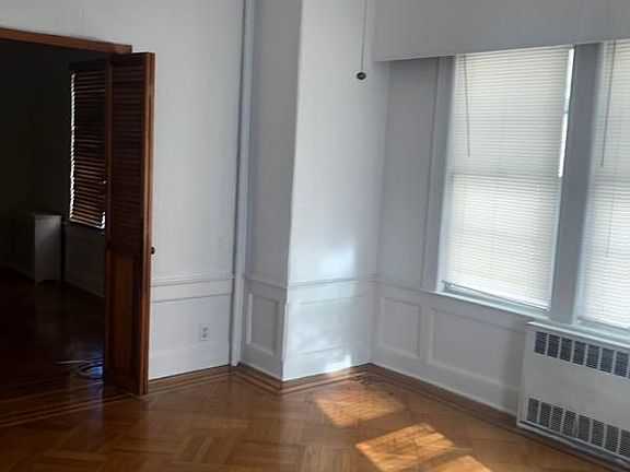 2nd image of 2156 Homecrest Ave #1
