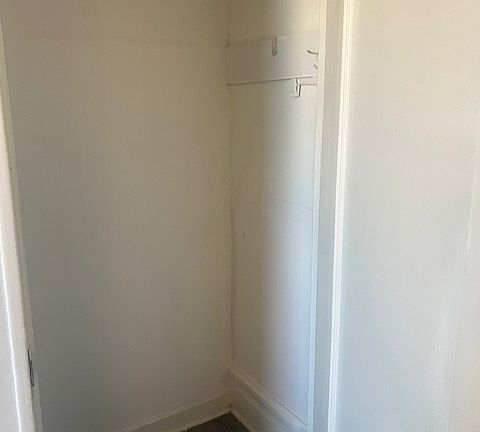 4th image of 11 157th St APT 6