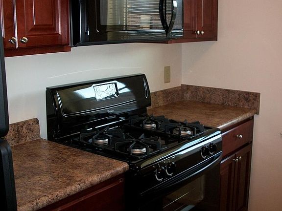 2nd image of 19 Belles Cove Dr APT B