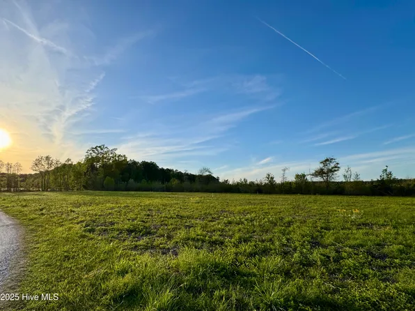 206 Meadowbrook Ln Lot A & B, Washington, NC 27889