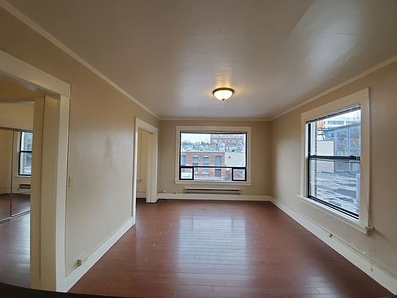 4th image of 206 Harvard Ave E APT 10