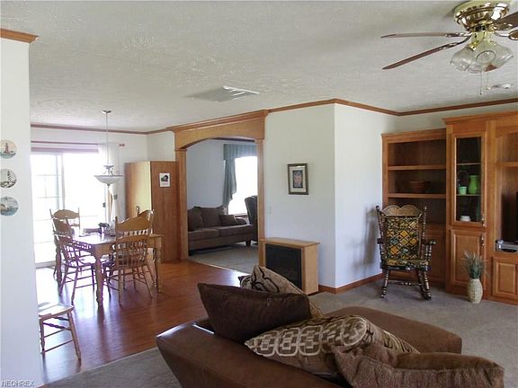3rd image of 439 Walker Ln